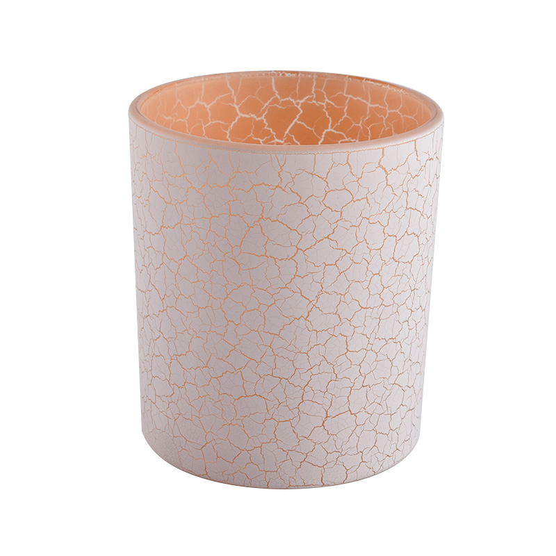 biały matowy świecznik ze szkła dekoracyjnego