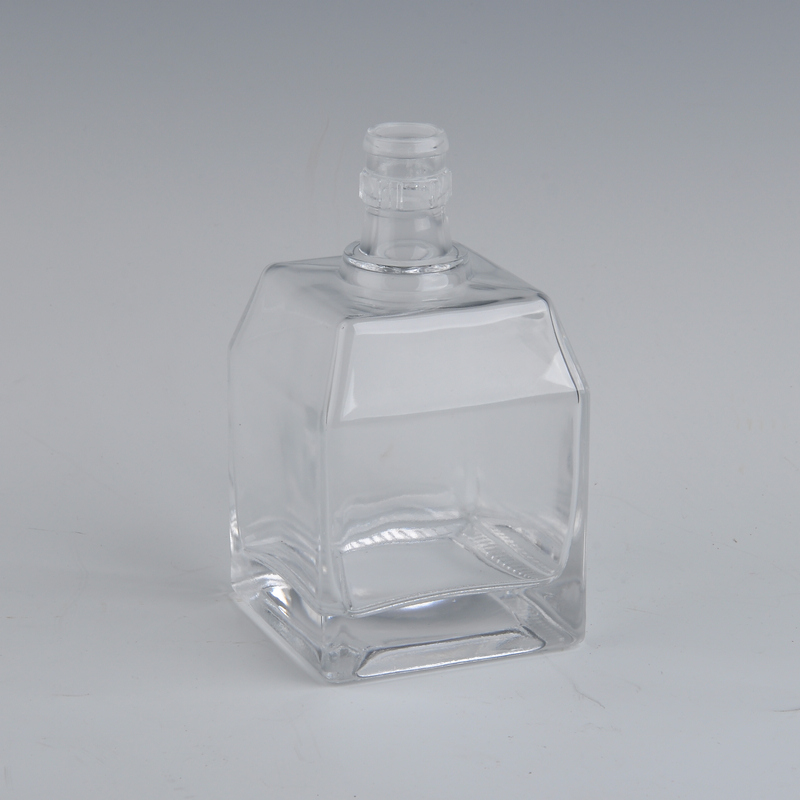 round glass perfume bottle with 530ml