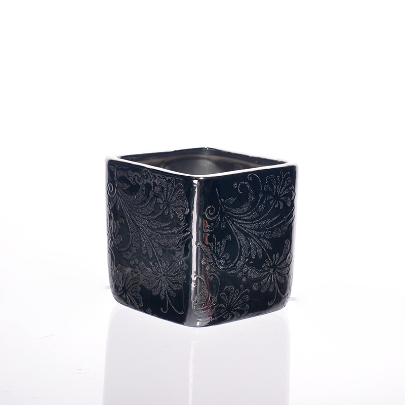 quadratischen Keramikkerzenhalter