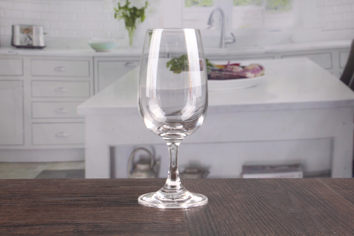 Red wine goblets