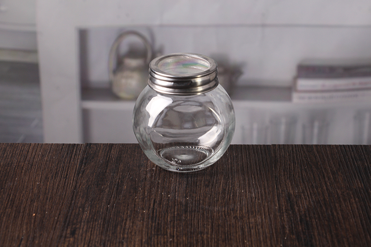 jam jars with metal lids