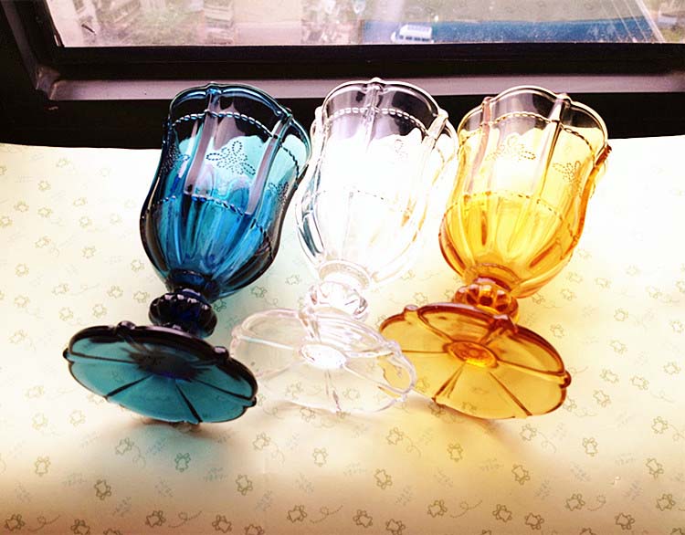 retro champagne glasses