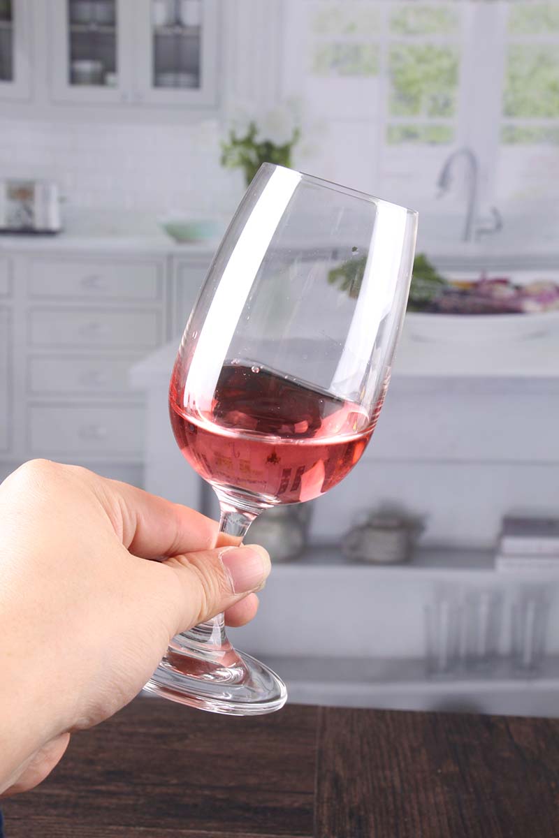 Red wine goblets