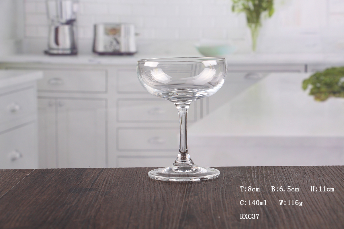 Inexpensive crystal champagne saucer