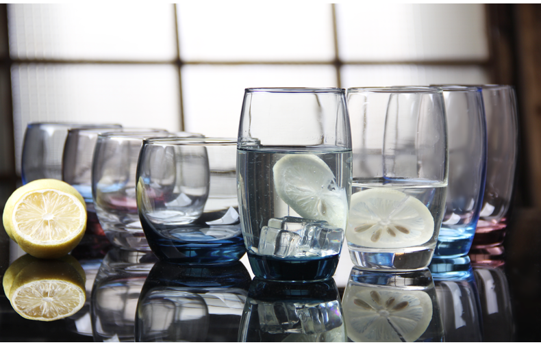 clear glass tea cups