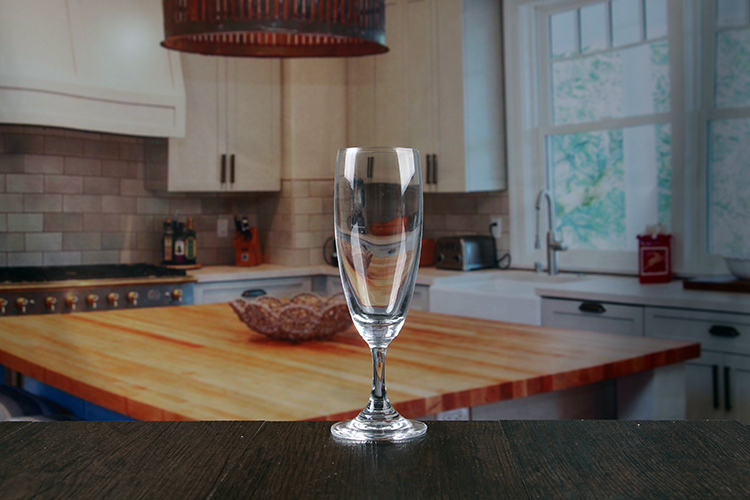 Short stem champagne glass