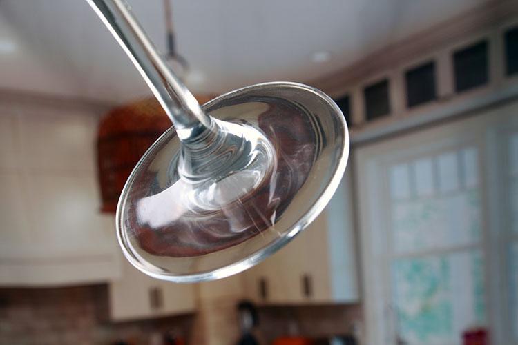 Short stem large wine glass