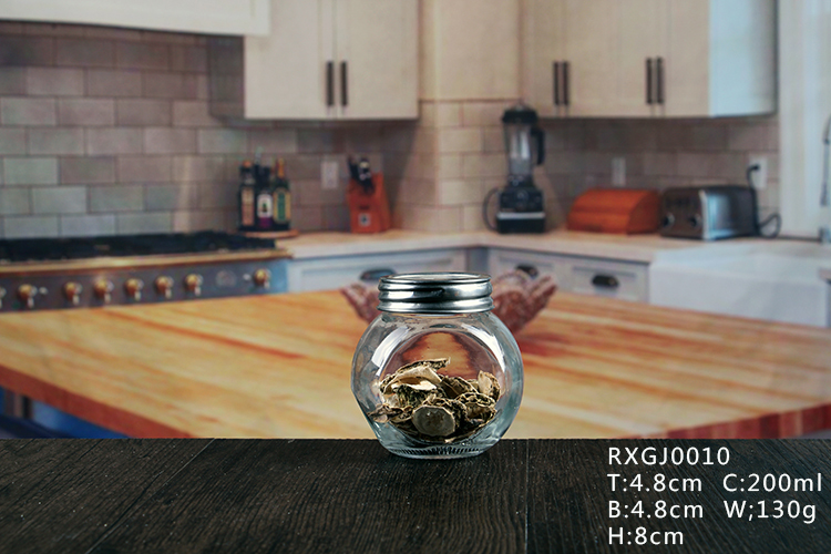 Clear glass jar whit lids