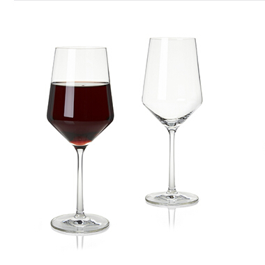 What's the appearance difference between a bordeaux glass and a Burgundy wine glass?