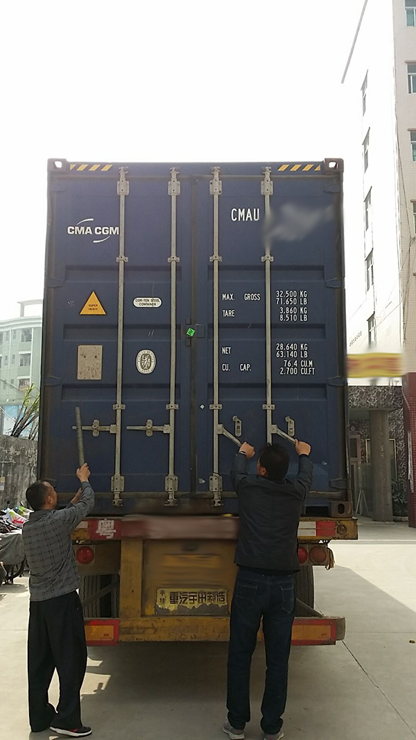 Wineglass supplier exports wine glasses to Holland