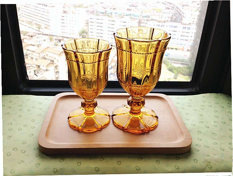 retro champagne glasses