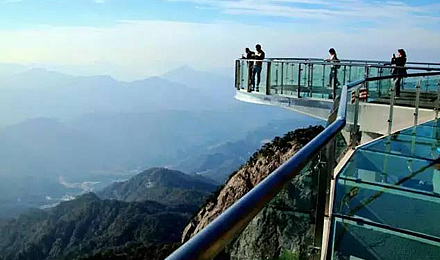 High altitude glass path plank