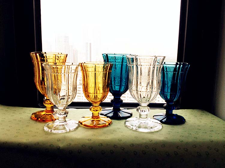 retro champagne glasses