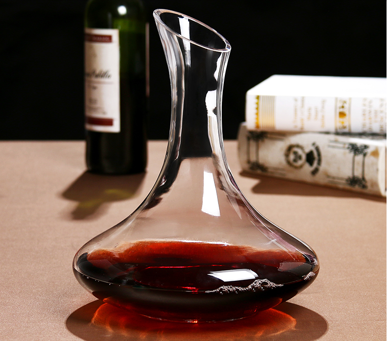 Glass decanter