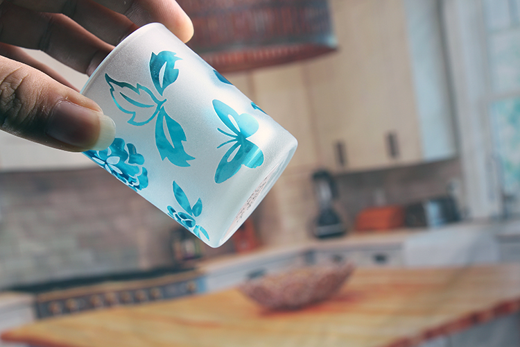 Beer glass with handle