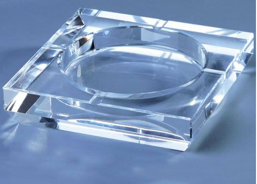 clear glass ashtrays