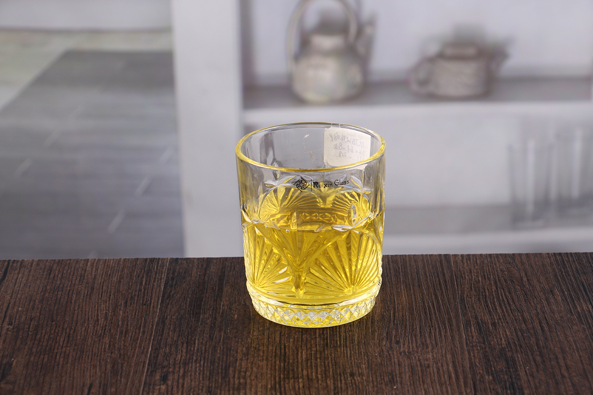 Cut Glass Whisky Tumblers suppliers
