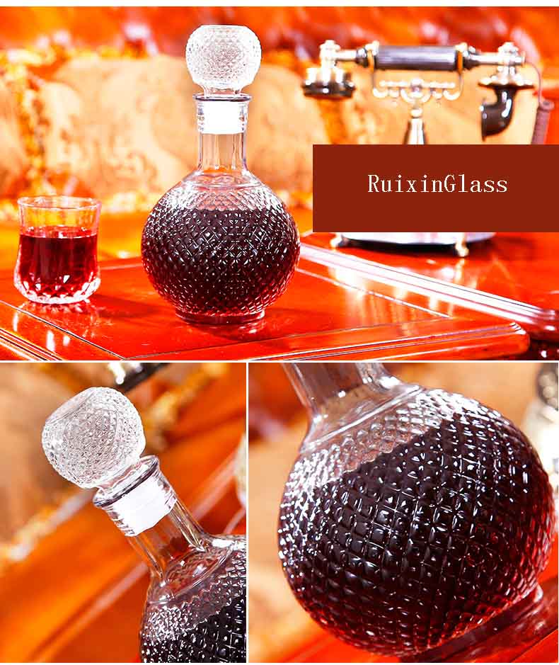 glass decanter with stopper