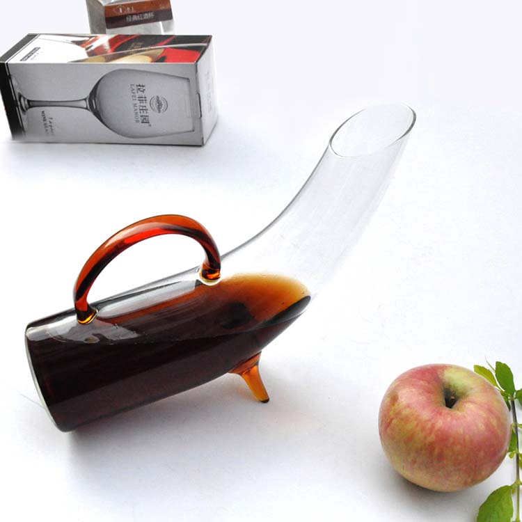 Unique design oX horn glass decanter with handle,glassware decanter whiskey decanter set wholesale