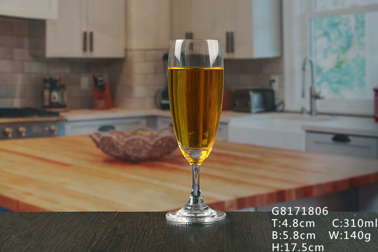 Short stem champagne glass