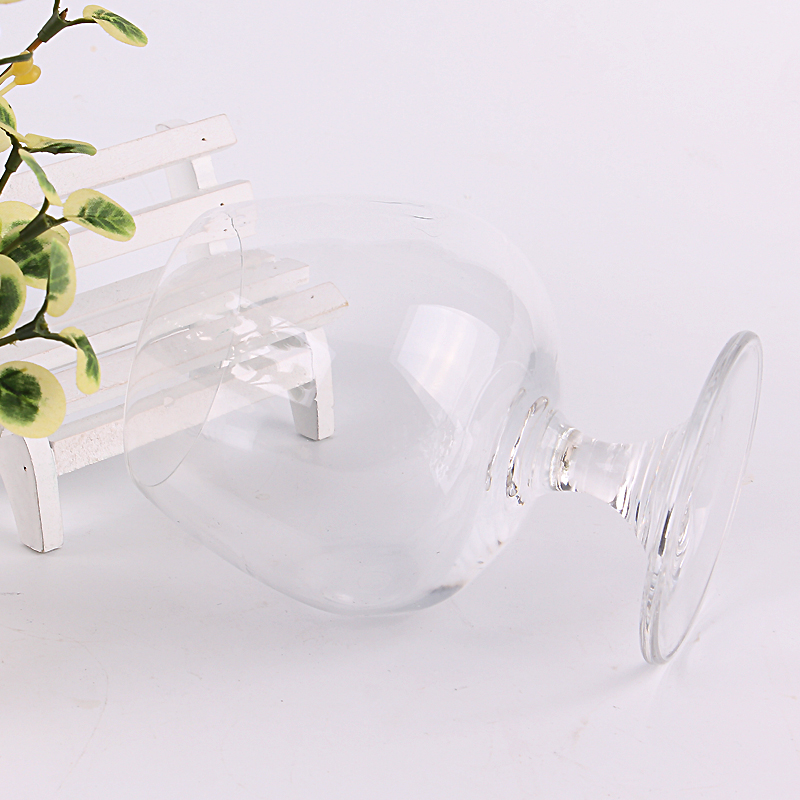 different kinds of brandy glasses