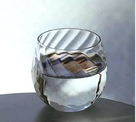 Pourquoi verser l'eau bouillante en hiver verre épais facile à éclater