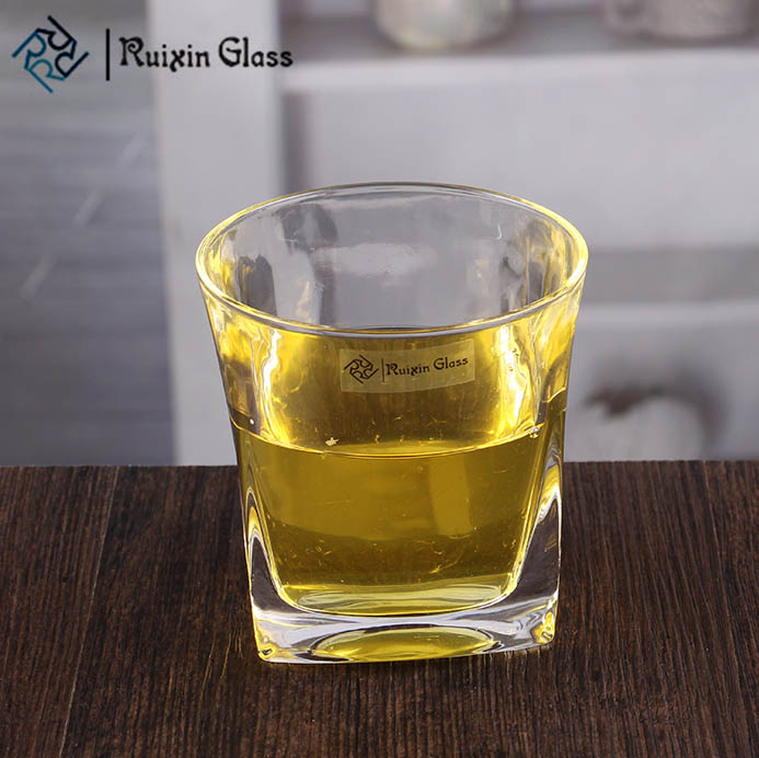 Özel yapılmış kişiselleştirilmiş kristal viski gözlükleri RuixinGlass'da