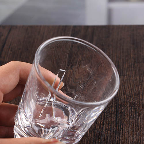 Çin'de viski camının fiyatı nedir?