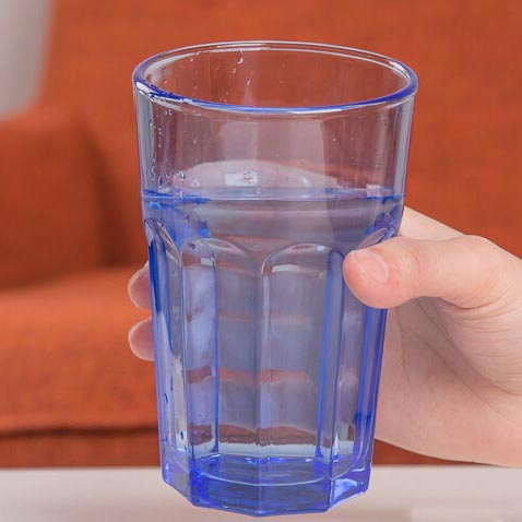 Züccaciye üreticileri bir su bardağını özelleştirmek için ne kadar maliyeteceğini söyler