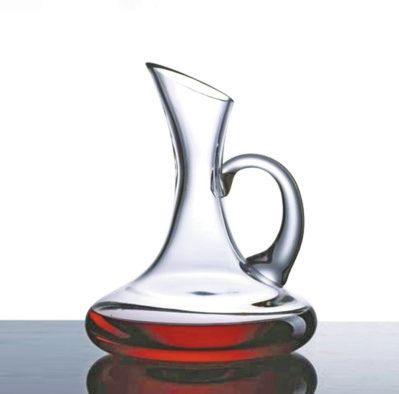 Hoe maak je een wijnkapper schoon met rijst?