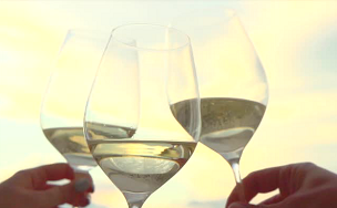 Est-ce que le cognac et le champagne appartiennent au vin?