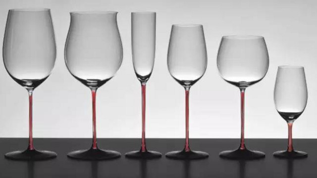 Hoe kies je een praktisch huis met rode wijnglas