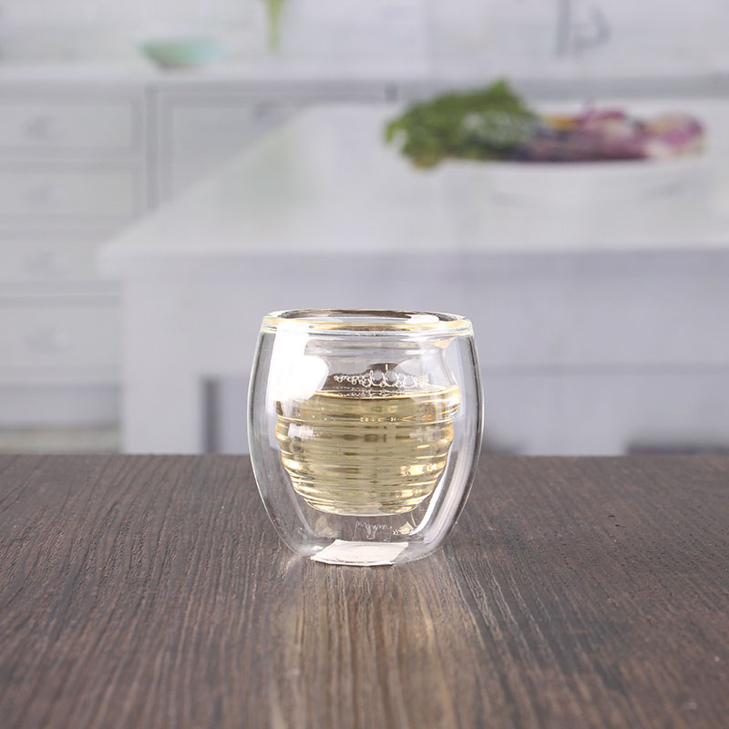 50ML goedkope kleine geïsoleerde hittebestendige dubbelwandige glazen theekopjes