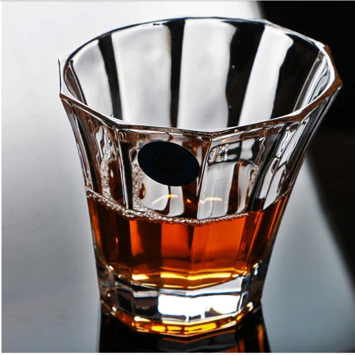 Platz personalisierte Scotch Whisky Gläser Großhandel