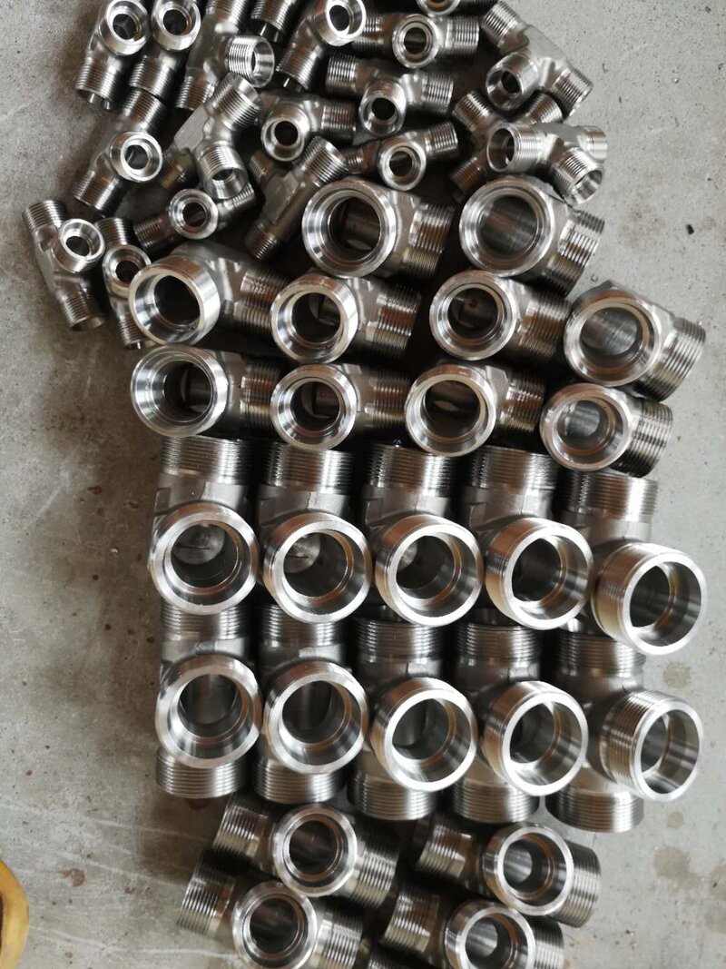AC tee reducers