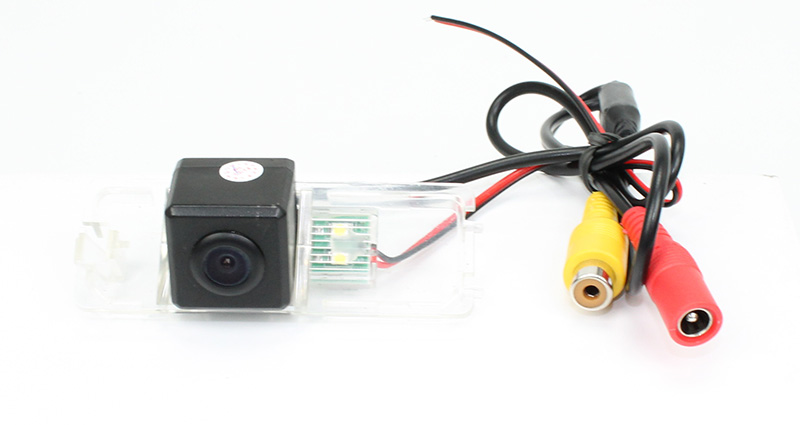 后视图相机为大众迈腾/两厢 POLO 帕萨特 CC/高尔夫/新宝来/捷达