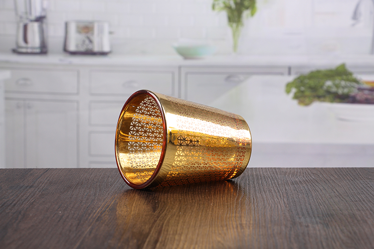 Wall tealight candle holder