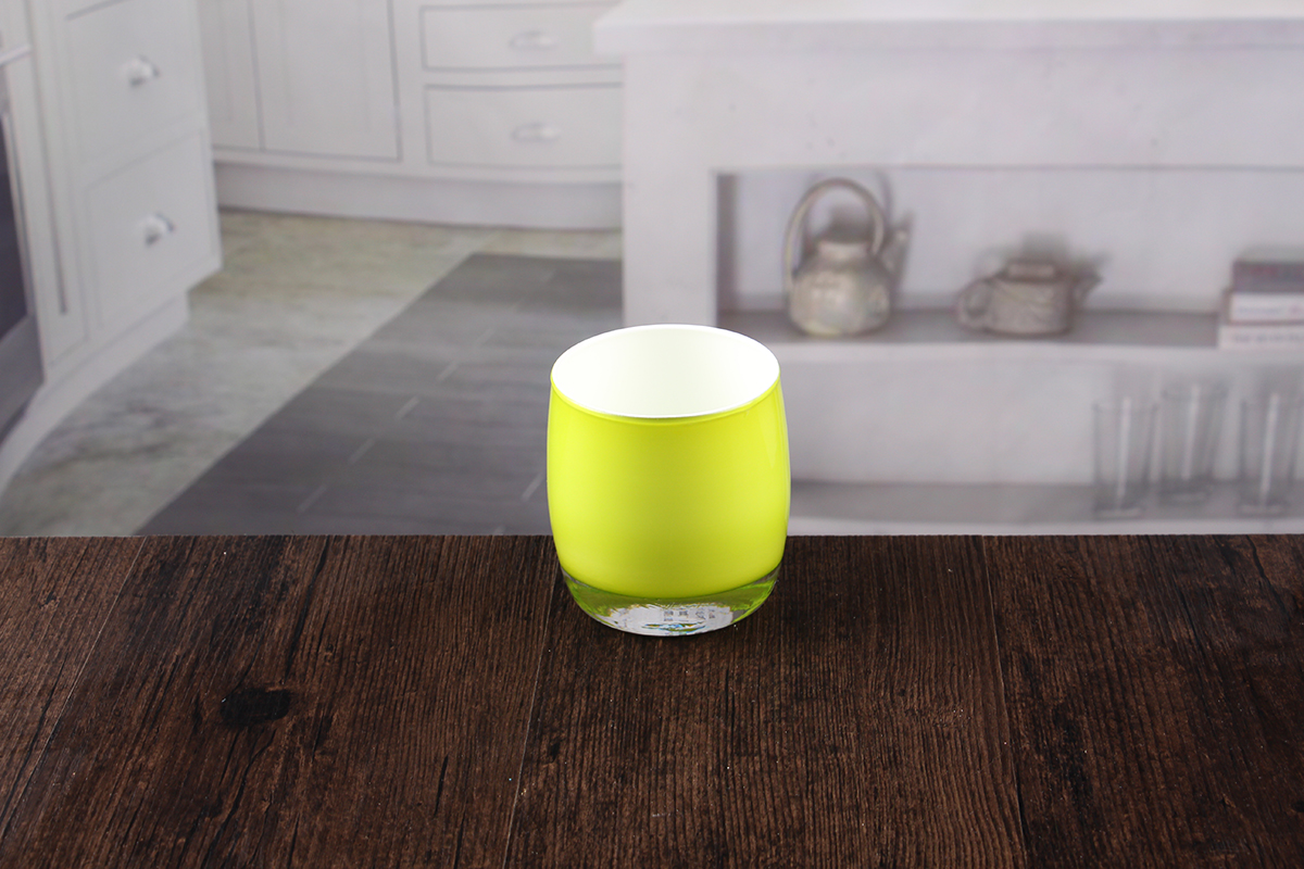 Pretty candle holder