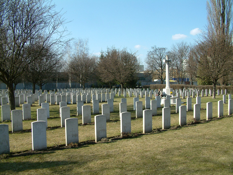 Halloween: We all have a candle holder to light - Halloween candle holders supplier