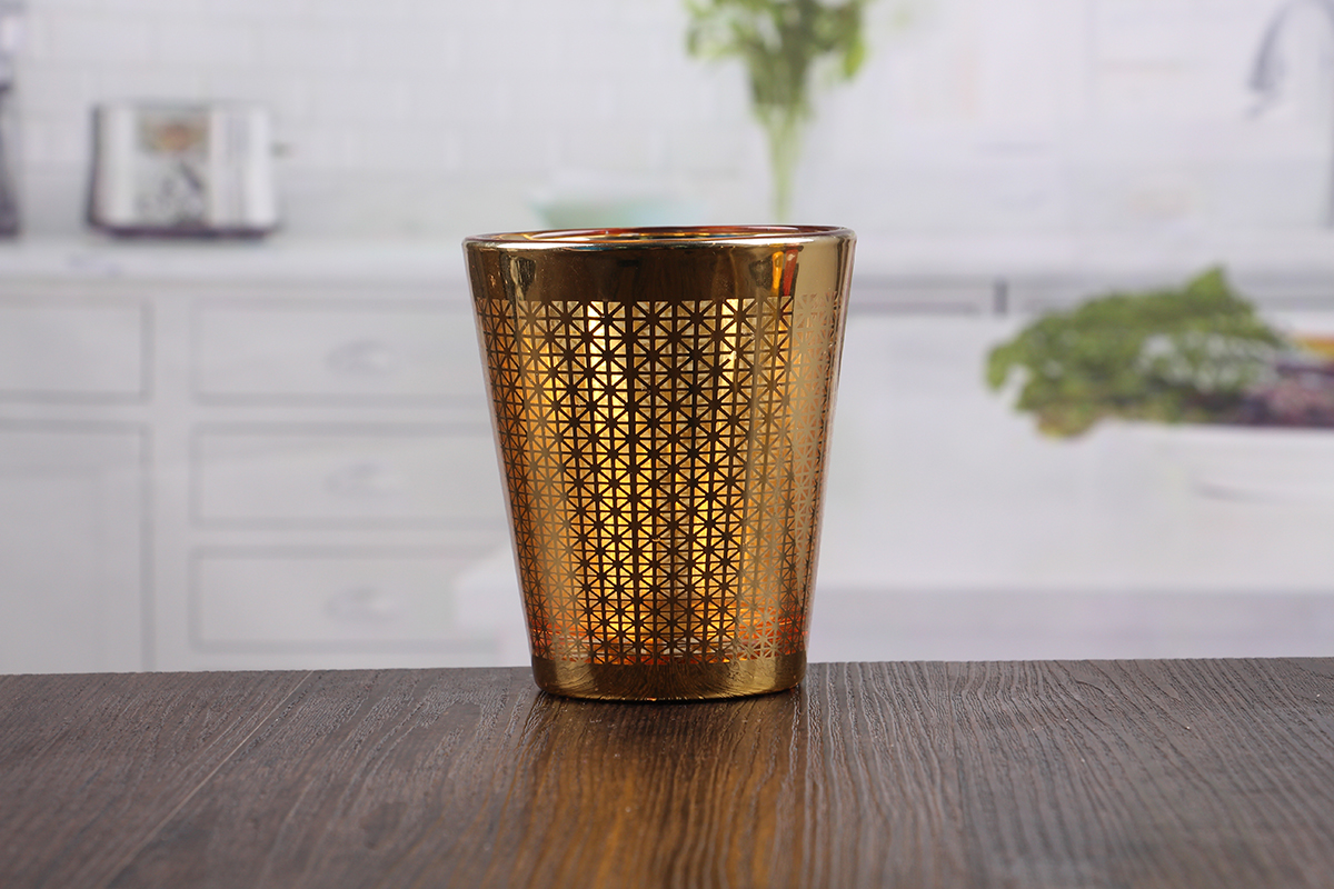 Wall tealight candle holder