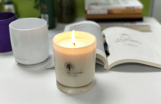 قراءة وإنشاء مع أصحاب الشموع المعاصرة