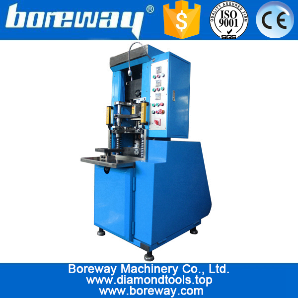 60T自動機械式寒さがダイヤモンドのセグメントにマシンを押します