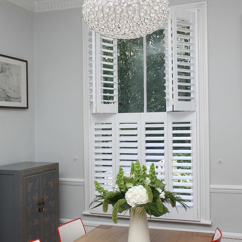 Vinylfensterladenlieferantporzellan, kundenspezifischer Farbhölzerner Fensterladen Lieferant