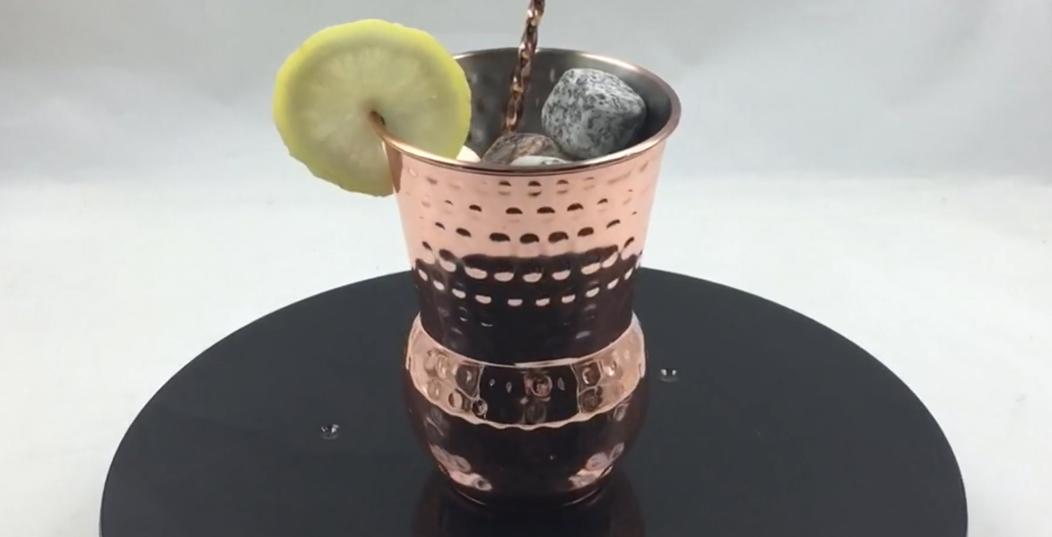 tasse d'esprit de cuivre