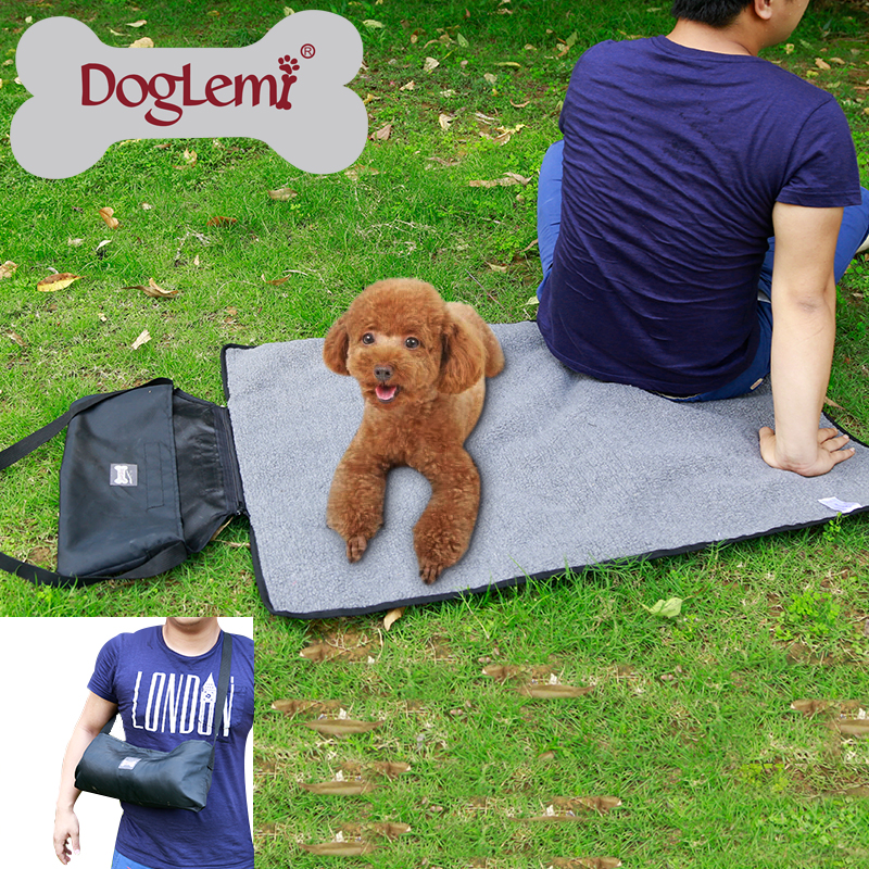 Folding portable pet outdoor blanket