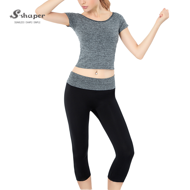Nylon Sportswear Crop Pants Suit Supplier