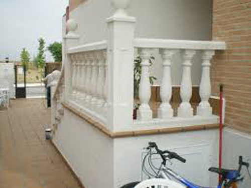 木楼梯部分，楼梯扶手，杆铁栏杆，楼梯轴出售