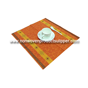 China O costume descartável impresso de GT-RP01 imprimiu o guardanapo de jantar não tecido da tela de Airlaid com logotipo fabricante O costume descartável impresso de GT-RP01 imprimiu o guardanapo de jantar não tecido da tela de Airlaid com logotipo