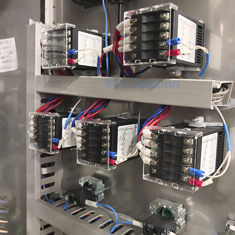 ماكينة تعبئة شاي أوراق الشاي وأكياس الشاي الصغيرة الأوتوماتيكية بالكامل من ثلاثة جوانب