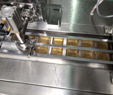 Trung Quốc Máy làm bơ tốc độ cao Máy làm đầy chất lỏng sô cô la nhà chế tạo